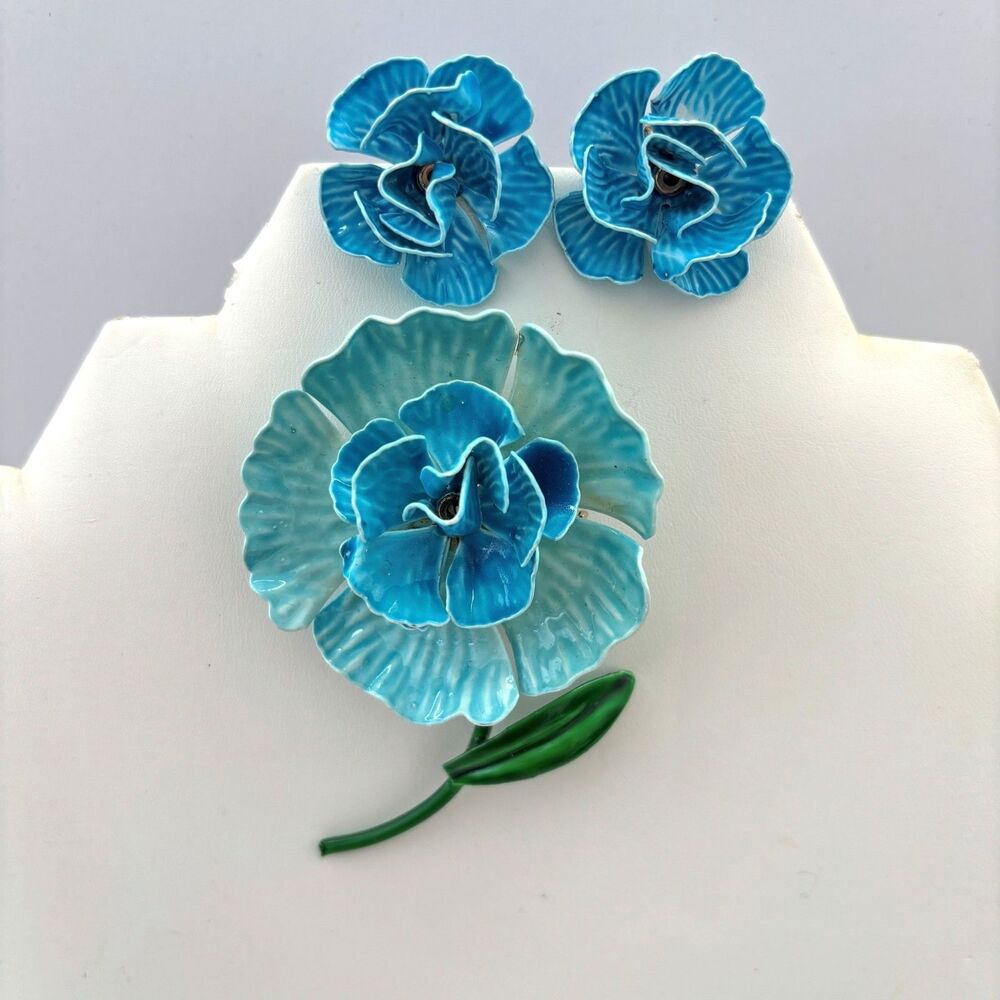 Vintage 60s Hippie Mod Enamel Turquoise Brooch Earrings Clip On Flower Power